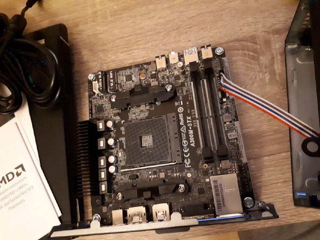 Yup, that's the whole motherboard. Very small, but it can pack quite a punch.