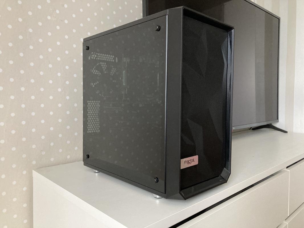 The tinted glass does a great job at hiding the green PCB.